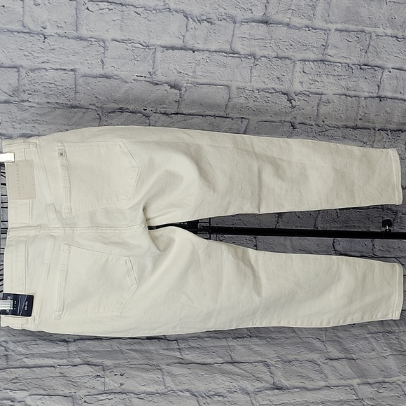 Lucky Brand White Ankle Cropped Jeans‎ - Picture 9 of 11
